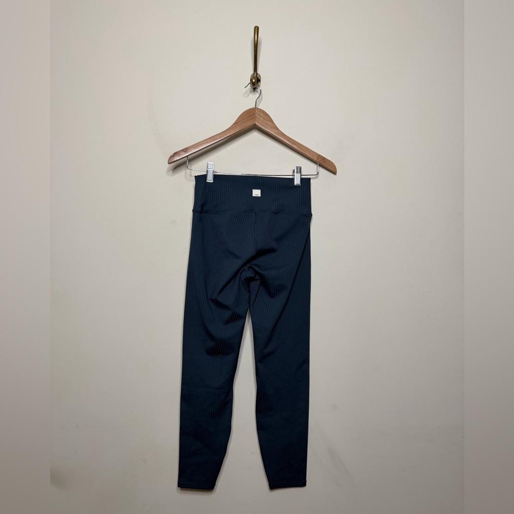 Vuori Inversion Rib Legging in Ocean Blue - Picture 7 of 8